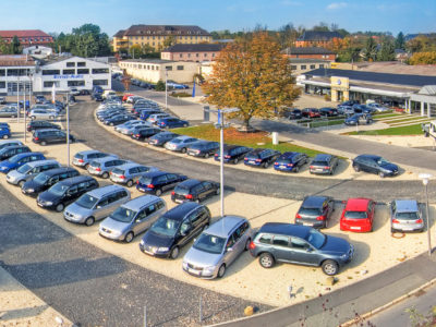 Ernst Auto Parkplatz