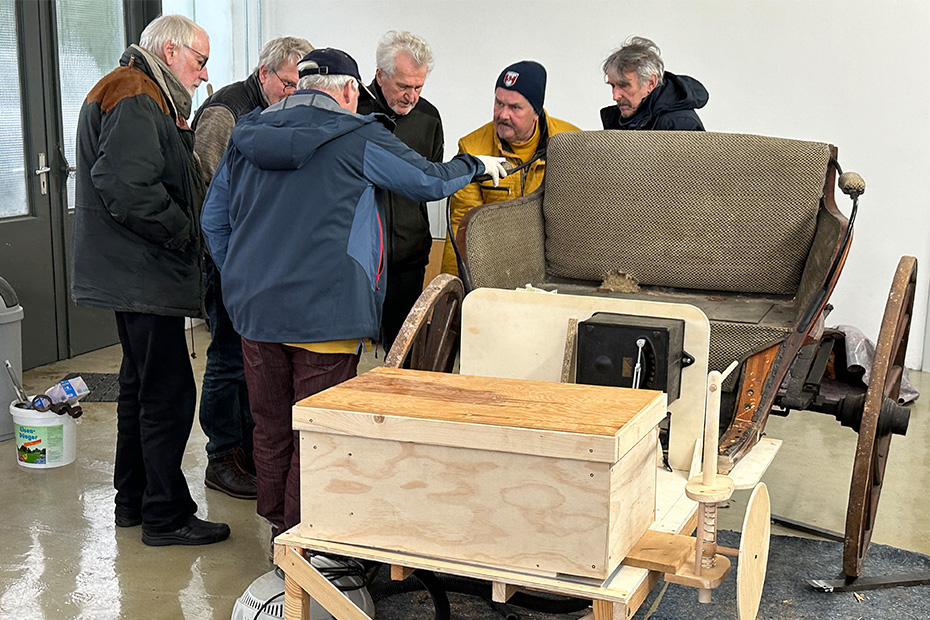 Testaufbau an historischer Kutsche: Platz für die Batterie